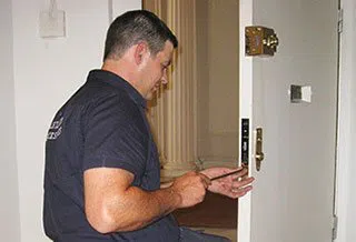 Safe Key Locksmith Service Alexandria, VA 703-586-9673 - locksmith-6